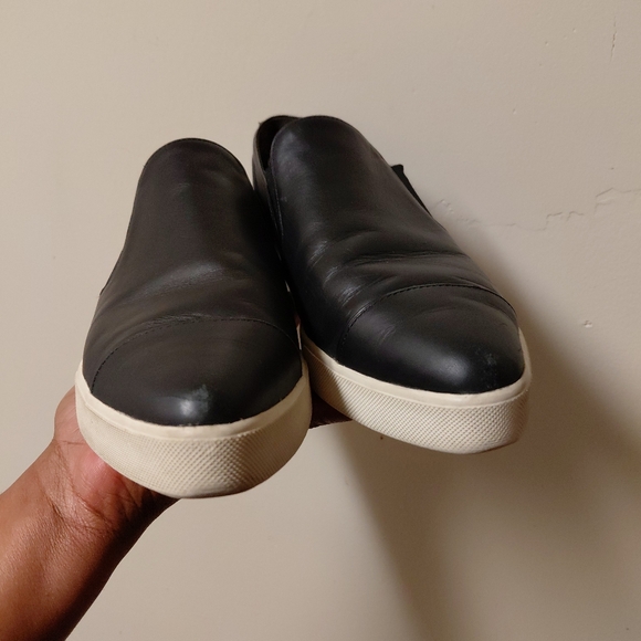 Vince Women's Black Pointy Toe Slip-On Sneakers Size 7.5 - Picture 2 of 9